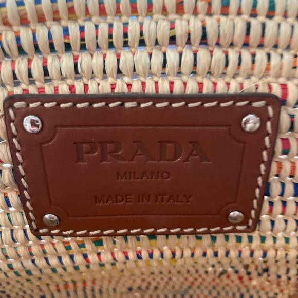Prada straw tote. Only used once. Excellent condition. - Picture 6 of 7
